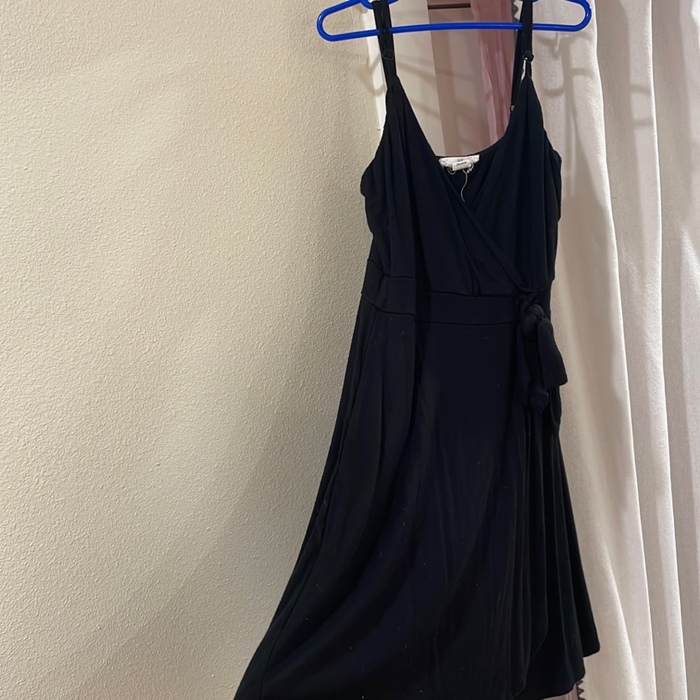 Vcut black dress✨
